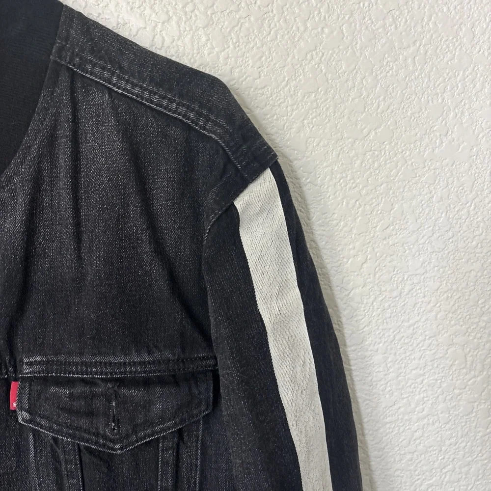 Levi's Mens Stripe Sleeve Trucker Jacket Color Black 596030000 size‎ xL